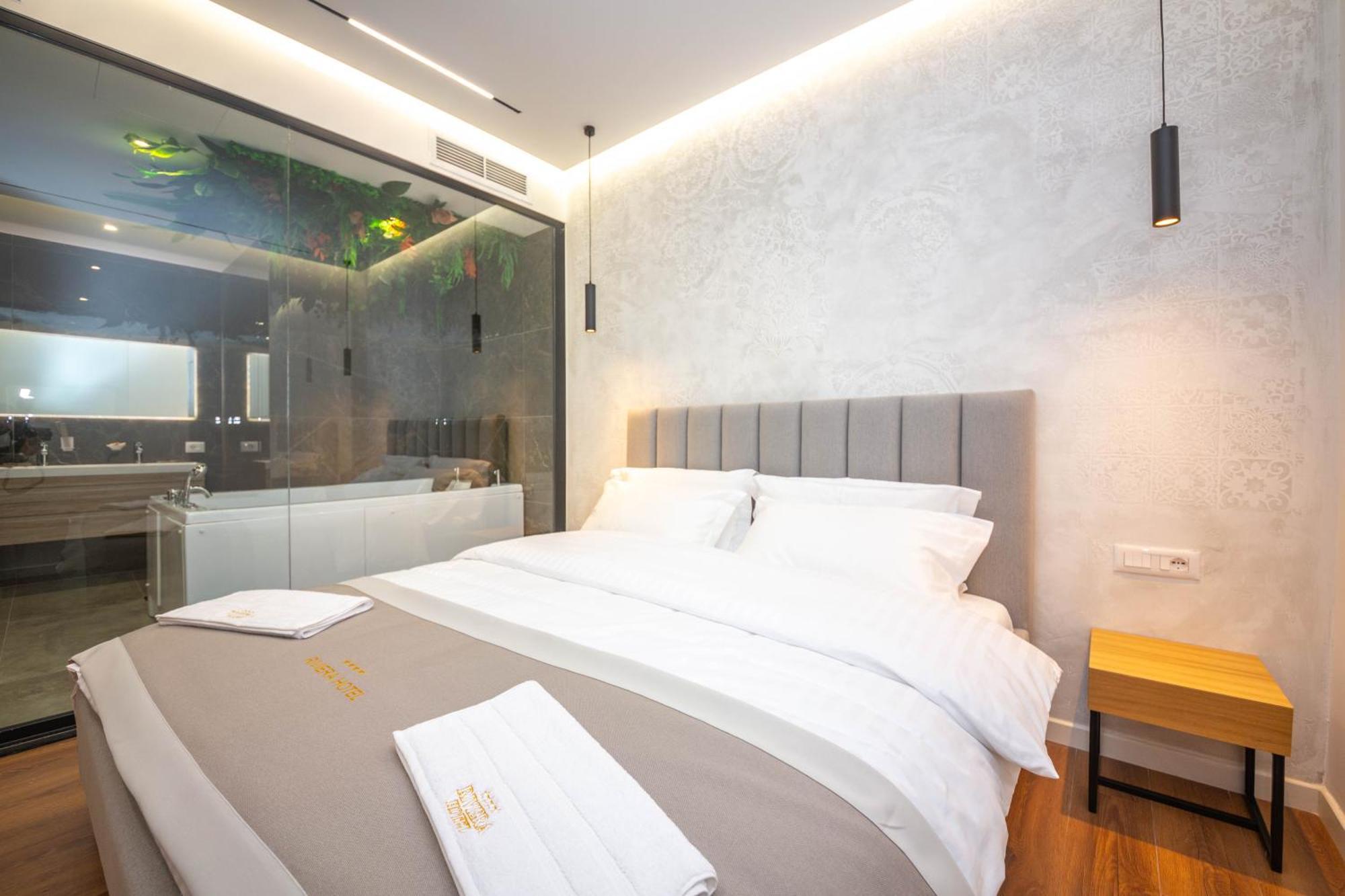 Riviera 4*